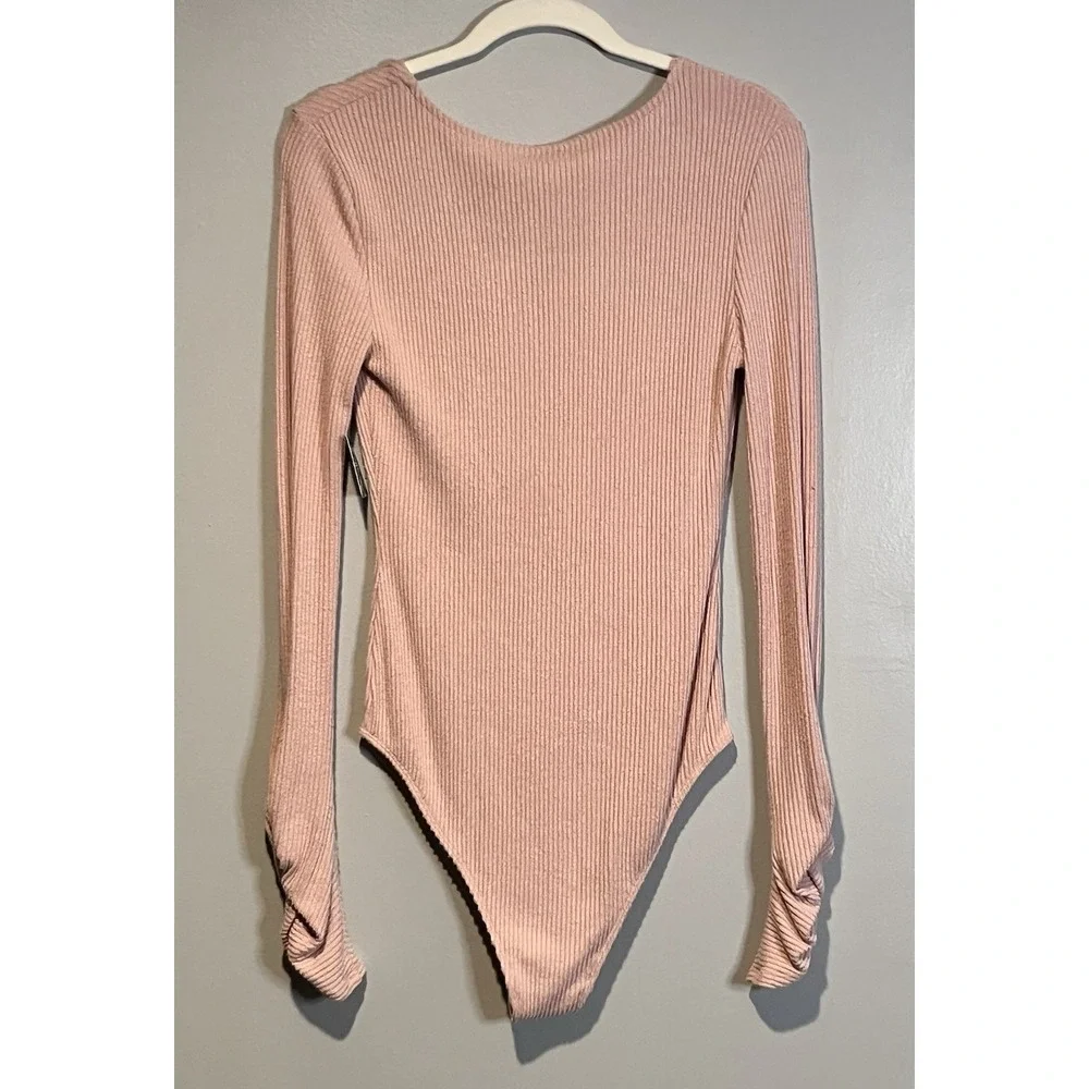NWT Intimately Free People Rib Knit Bodysuit Lrg V-Neck Cozy Up Pink Salt READ